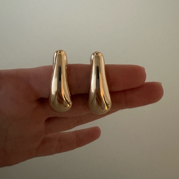 Anthropologie Gold Petra Oval Drop Earrings - Picture 2 of 4
